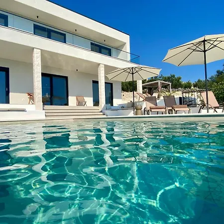 Vila Ciovo Hills - Mit Pool & Meerblick