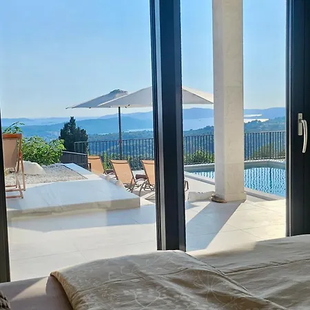 Ciovo Hills - Mit Pool & Meerblick Vila