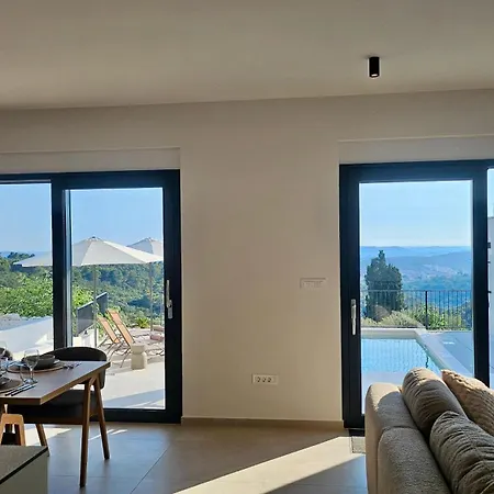 Vila Ciovo Hills - Mit Pool & Meerblick